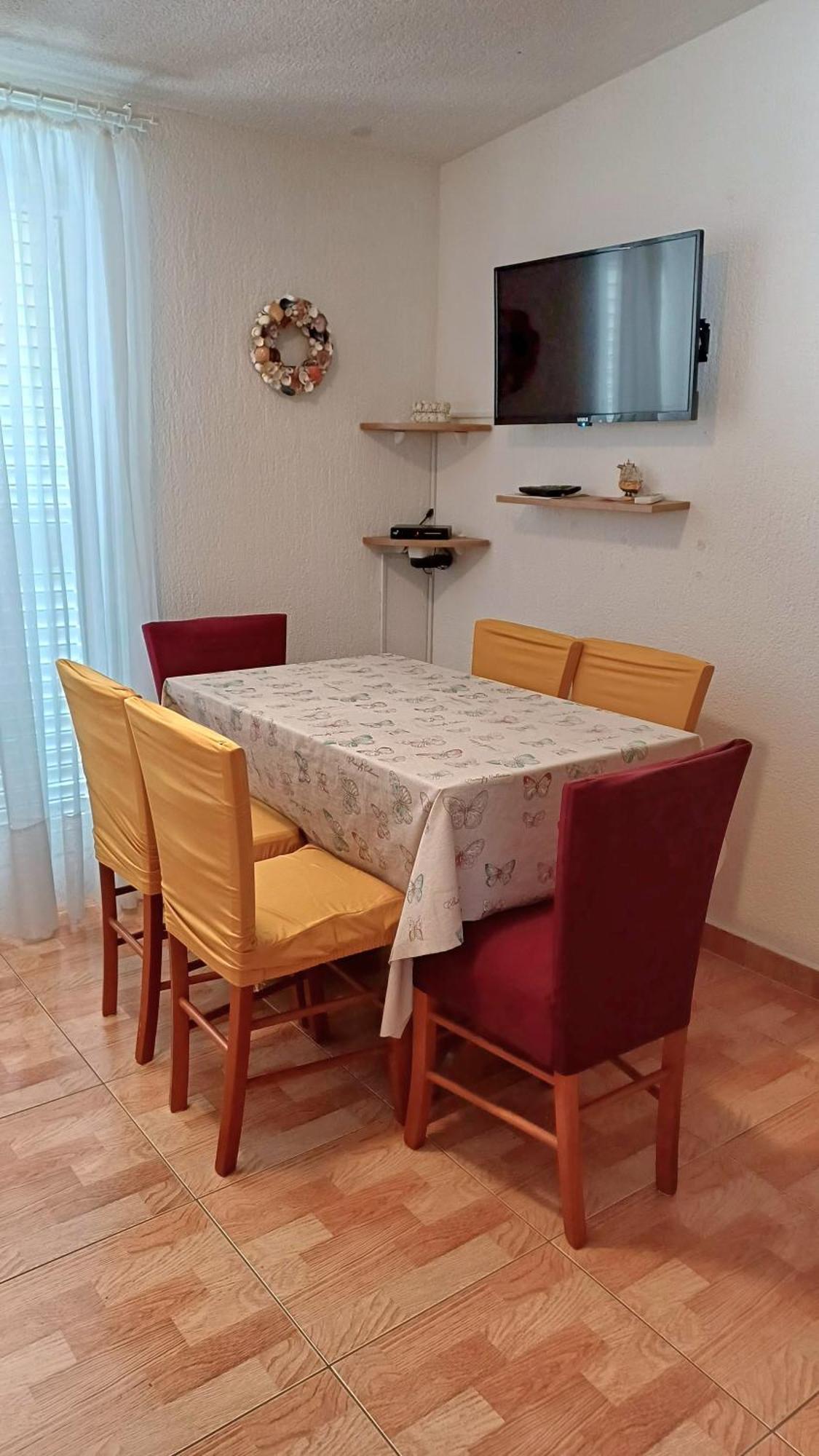 Apartmani Mira ヴィル エクステリア 写真