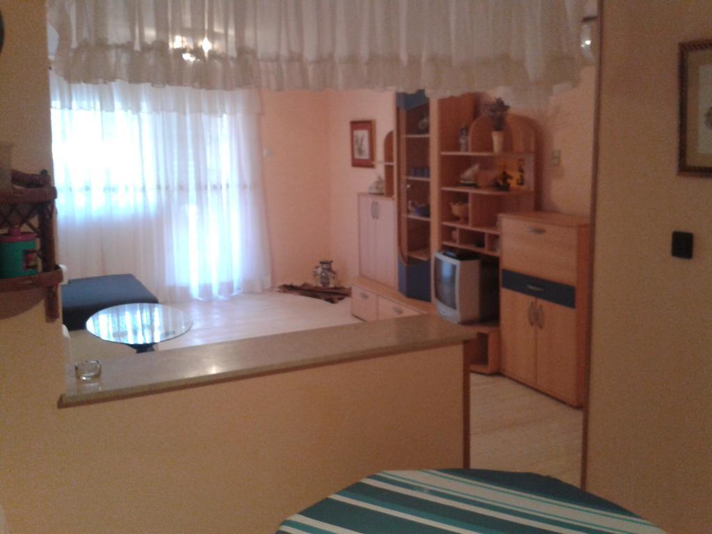 Apartmani Mira ヴィル エクステリア 写真