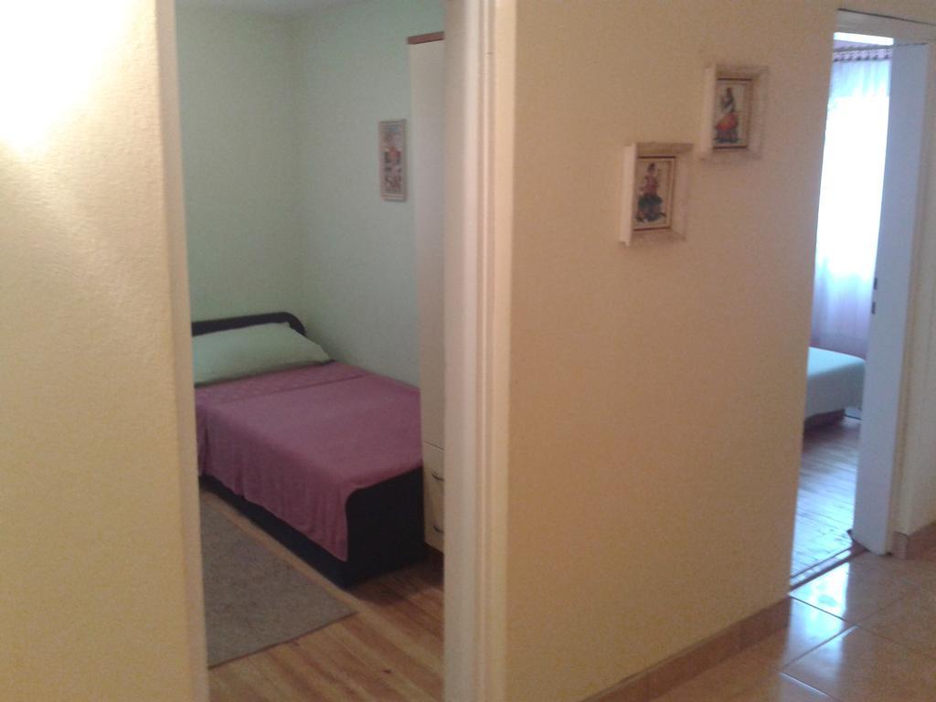 Apartmani Mira ヴィル エクステリア 写真
