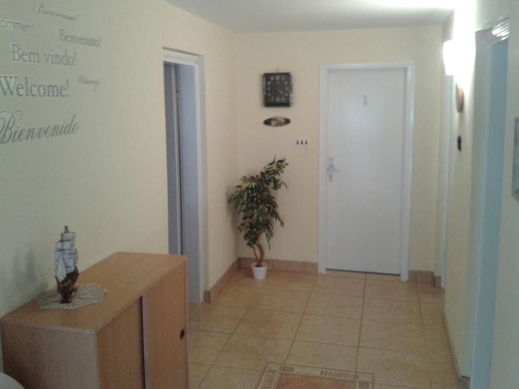 Apartmani Mira ヴィル エクステリア 写真